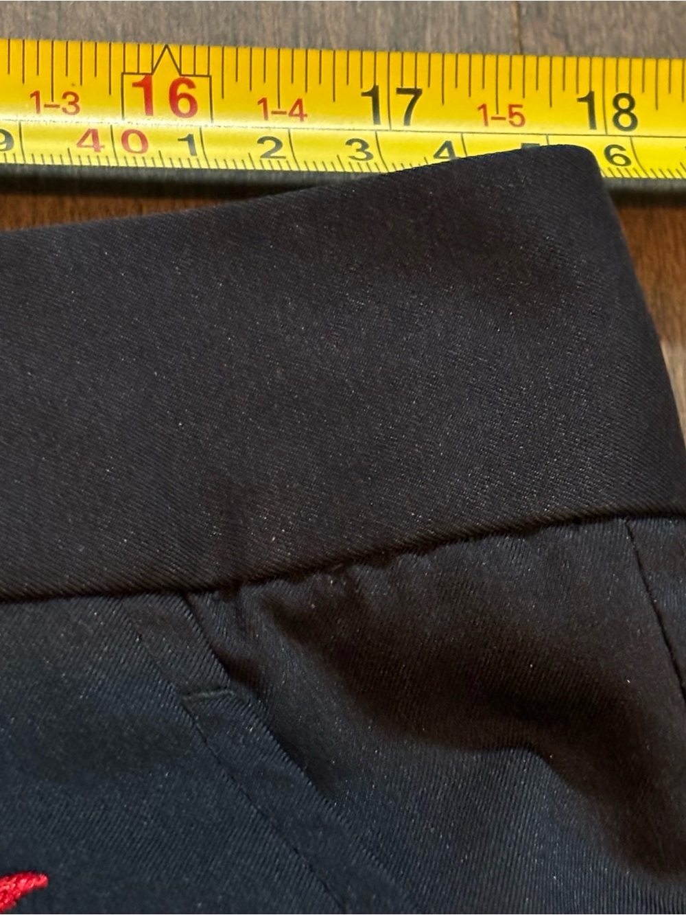 J McLaughlin Golf Shorts Mens 36 Navy Embroidered Golf Flag Performance NWOT - Picture 3 of 9